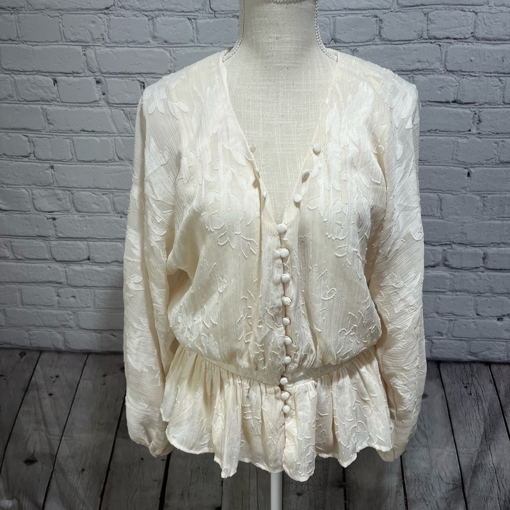 NWT Aeom blouse size large